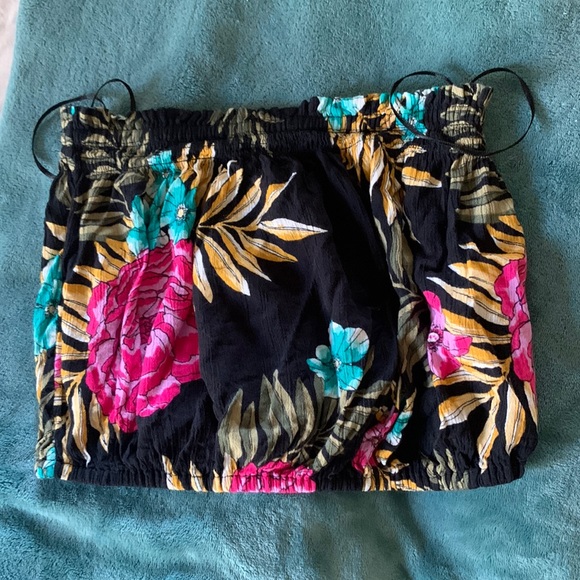 3 for $9!😎 Billabong sleeveless tank bandeau top black and floral sz medium - Picture 2 of 5